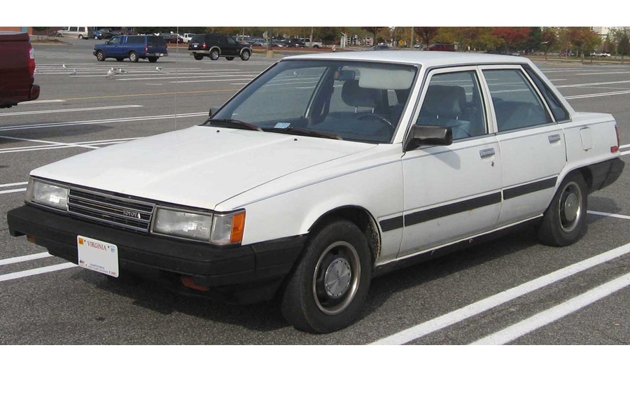 TOYOTA CAMRY Saloon (_V1_) 82-88 