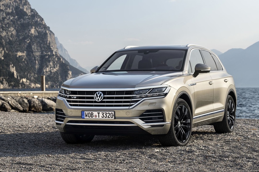VOLKSWAGEN TOUAREG (CR7, RC8) 2017- 