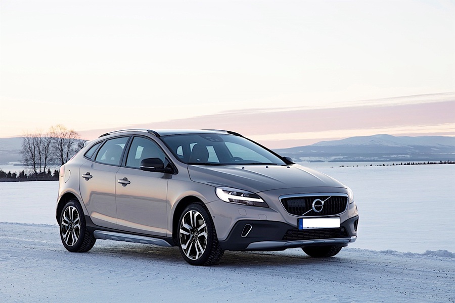VOLVO V60 II Cross Country (227) 2018- 